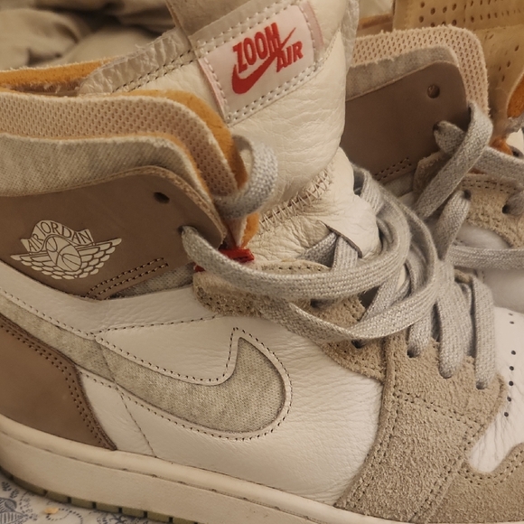 Nike Air Jordan Zoom High-Tops in White and Tan - Picture 1 of 7